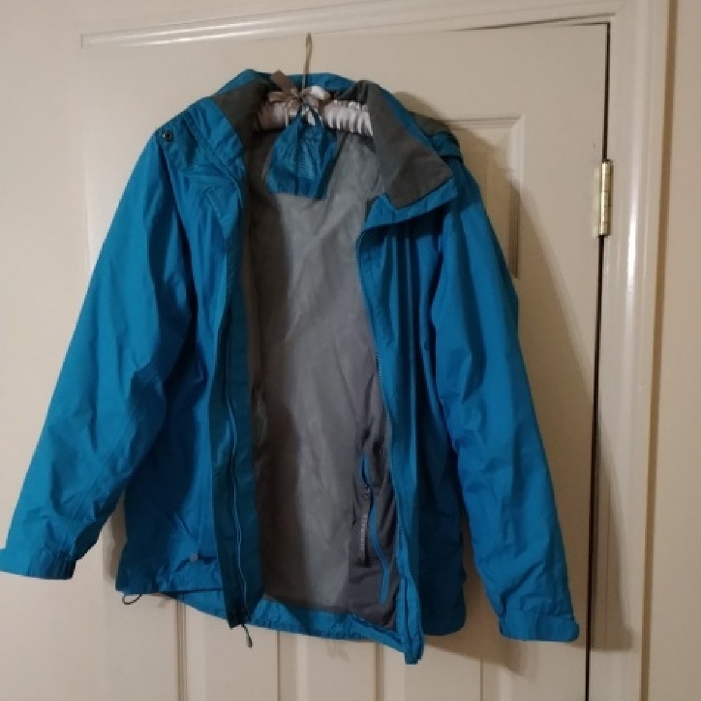L.L. Bean Blue Rain Jacket - Picture 4 of 6
